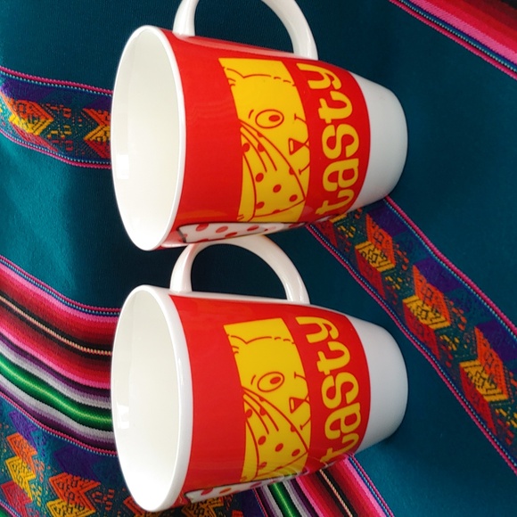 Roy Kirkham Set of Two Collectible 2006 Make It Tasty Fine Bone China Mugs - Picture 8 of 16